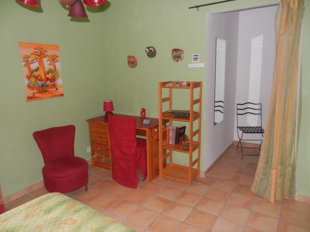 La Feniere Aux Hirondelles Bed & Breakfast Orange  Exterior foto