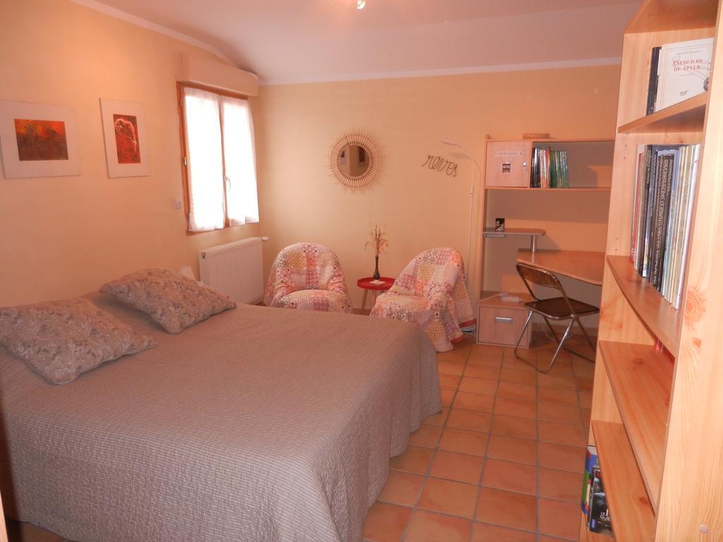 La Feniere Aux Hirondelles Bed & Breakfast Orange  Exterior foto